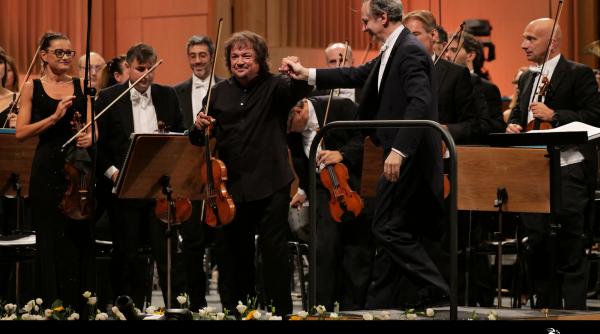 audienta record la festivalul si concursul enescu online singurul festival de muzica clasica din lume care ofera gratuit acces la concerte peste 20 000 de vizitatori unici pentru primul concert transmis pe site ul festivalului