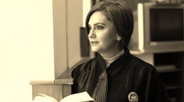 mesajul emotionant al judecatoarei adriana stoicescu despre momentele prin care trece omenirea astazi