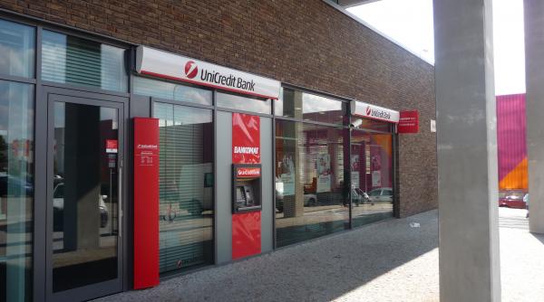 retragere importanta de la conducere unicredit bank romania