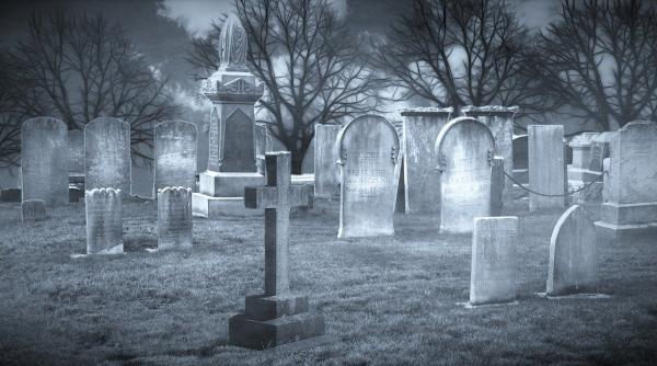 tragedie la suceava un barbat a murit in timp ce sapa un mormant