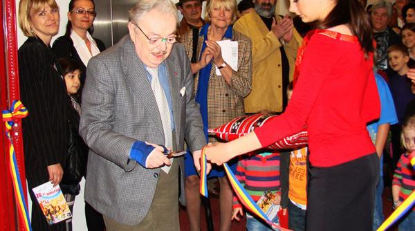 dragostea incepe in copilarie 30 de ani de teatru excelsior