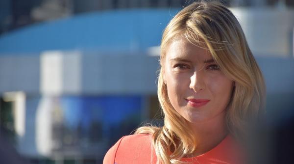 maria sharapova si a facut public numarul de telefon pentru a tine legatura cu fanii