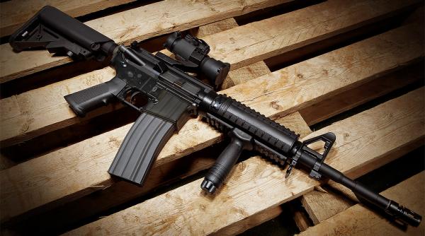 un barbat a impuscat mortal cinci persoane pentru ca faceau galagie in timpul izolarii