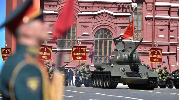 rusia ignora covid si face parada de 9 mai