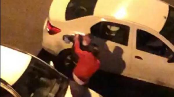 un barbat surprins pe strada fara declaratie a fost batut crunt de un politist politia capitalei a declansat o ancheta