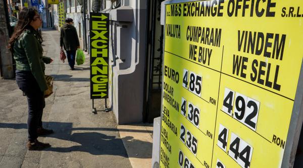 euro aproape 5 lei la 1 aprilie