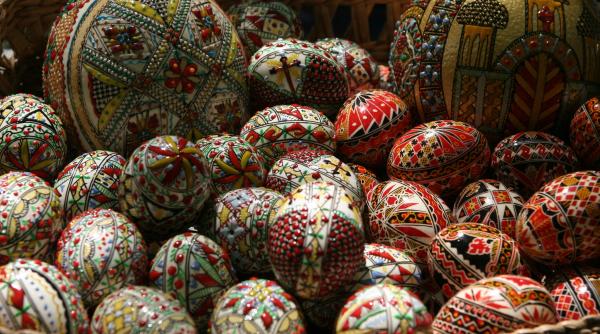 traditia vopsirii si incondeierii oualor de pasti