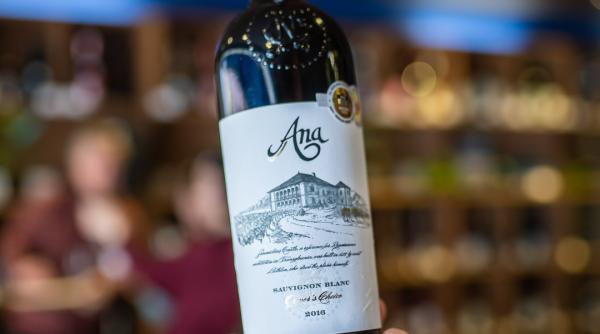 vinuri potrivite pe masa de paste