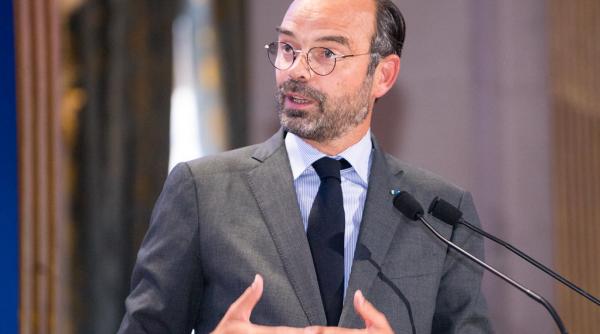 edouard philippe situatia epidemica se amelioreaza in franta urmeaza o criza economica brutala