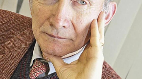 exercitii de detasare fata de obsesiile unui prezent adus in stare de asediu