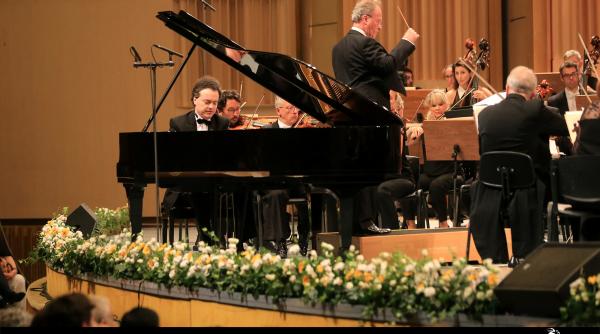 festivalul si concursul enescu dedica cel de al doilea program de transmisiuni online increderii in oameni si in capacitatea lor de a se reinventa