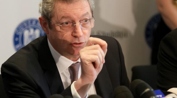 manipularea carantinarii persoanelor de peste 65 de ani dusa pana la capat profesorul adrian streinu cercel mazilit de la sefia comisiei anti covid