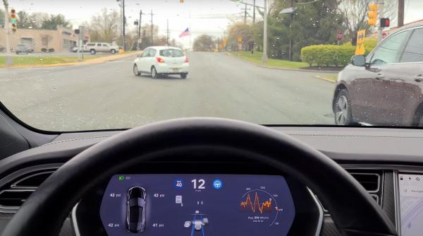 tesla opreste la rosu