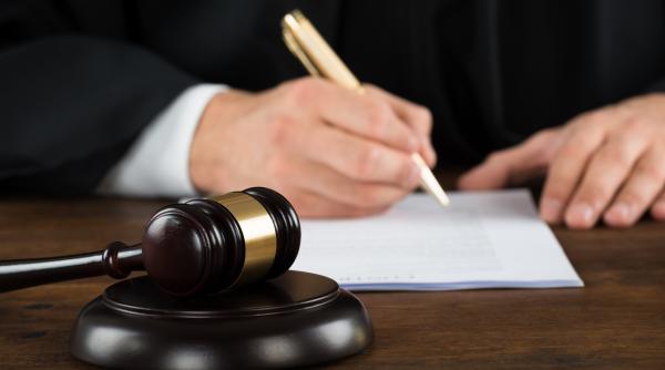 patronii vor ajunge in instanta daca nu platesc salariile