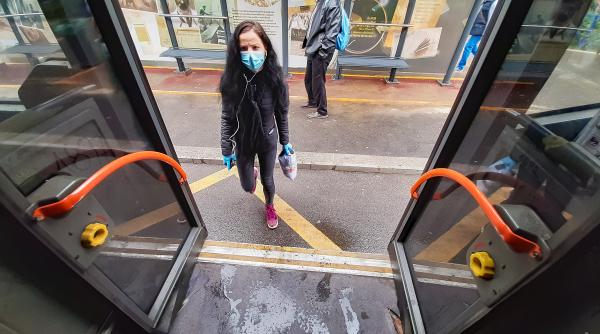 reguli noi pentru transportul in comun cum circulam cu trenul si cu autobuzul dupa 15 mai