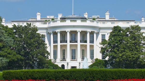 campanie electorala in sua republicanii si democratii strang sume record in cursa pentru prezidentiale