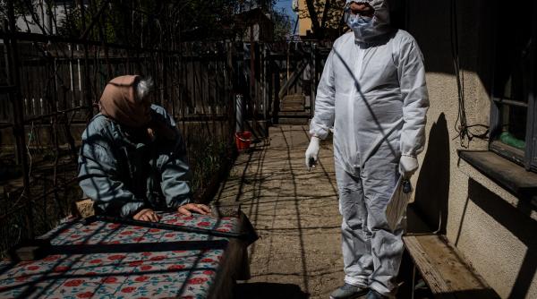 butonul rosu ajuta 600 de varstnici din capitala