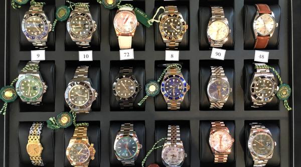 a fost scos la licitatie rolexul din aur al fostului presedinte ion iliescu