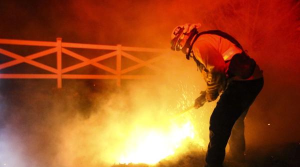 update explozie intr o cladire din los angeles 11 pompieri sunt raniti si mai multe cladiri arse