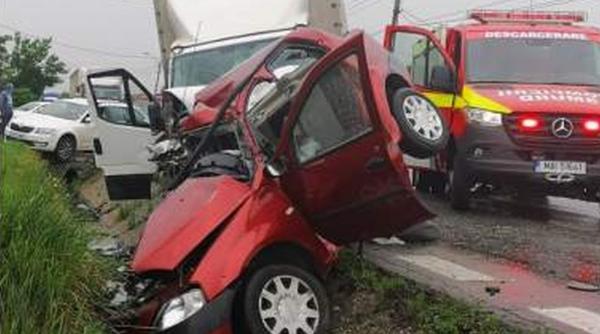 accident grav in arges doua persoane au murit dupa ce trei vehicule s au ciocnit