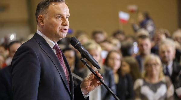 lupta stransa presedintele poloniei cade in sondaje