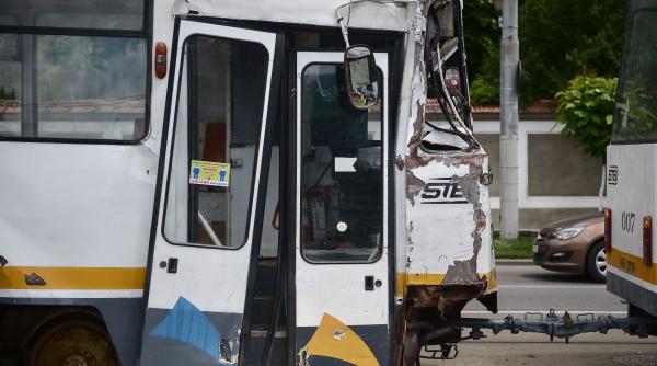 doua tramvaie s au ciocnit in capitala cel putin 7 oameni sunt raniti
