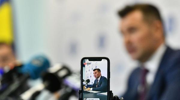 ionut stroe neaga ca a realizat fotografia de la guvern