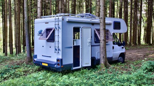 vacanta sub cerul aproape liber