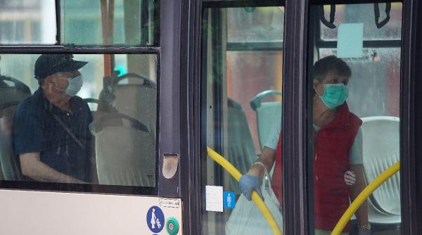 in plina relaxare tot mai multi romani intra in carantina