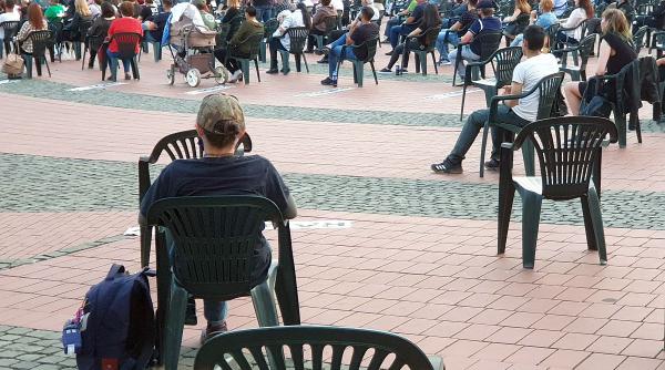 primele concerte cu rockeri pe scaune