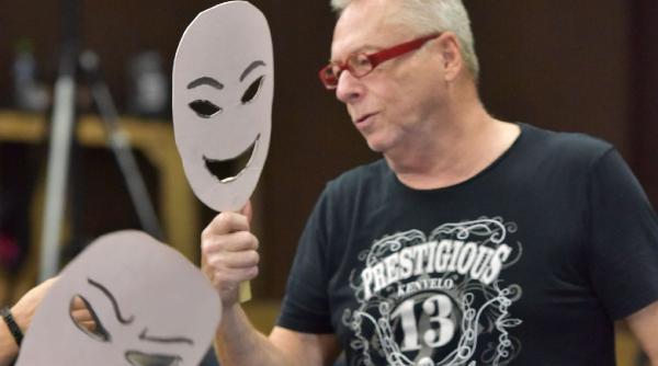 jti aduce dansul la fits tragicomedy un dialog tragi comic al iubirii