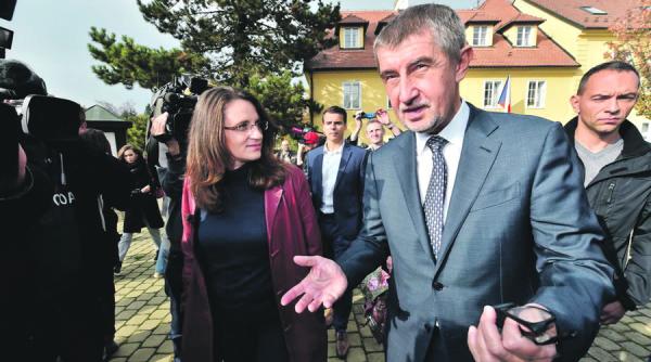 premierul ceh in razboi cu parlamentul european