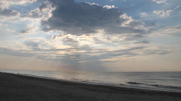 plajele salbatice vadu corbu si capul midia asaltate de circa 10 000 de turisti in weekend
