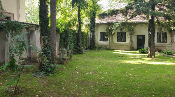 mihai eminescu vreme trece vreme vine in gradina institutului cultural roman