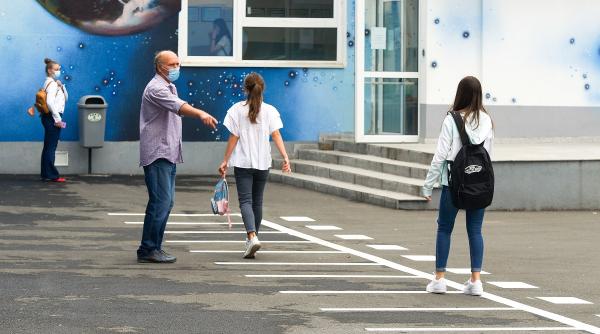 375 de milioane de euro pentru alimente si vouchere acordate elevilor si persoanelor varstnice