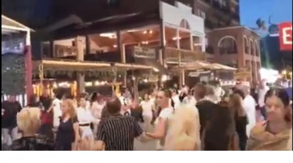 seful ipj constanta si adjunctul sau demisi dupa ce sute de turisti s au prins in hora la mamaia