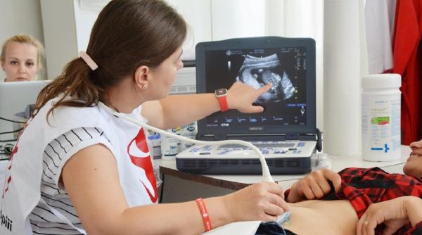 1 din 4 mame minore ale ue traieste in romania