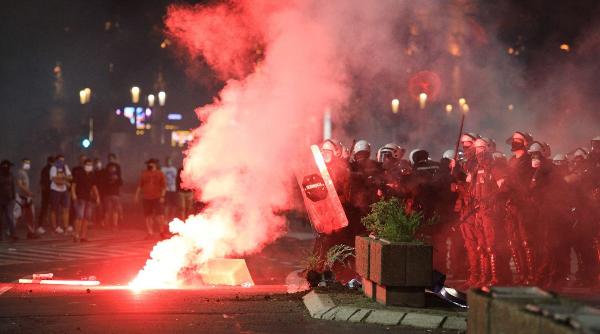 a fost reinstaurata starea de urgenta presedintele a luat aceasta decizie proteste violente pe strazi