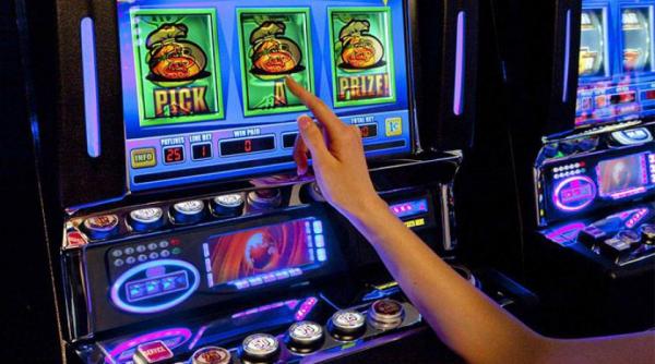 jaf armat la o sala de jocuri de noroc din tulcea atacatorul inarmat a fugit cu 5 000 de lei