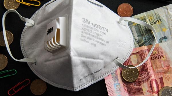 economia scapa de virus abia in martie 2021