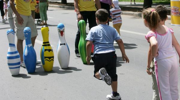 mai mult de patru din zece copii nascuti in europa si trei in romania sunt in afara casatoriilor
