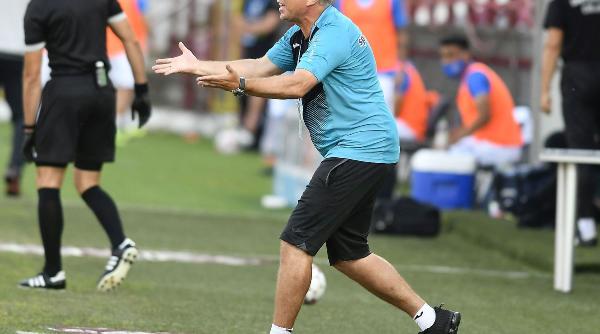 focar covid 19 la cfr cluj antrenorul dan petrescu diagnosticat cu noul coronavirus