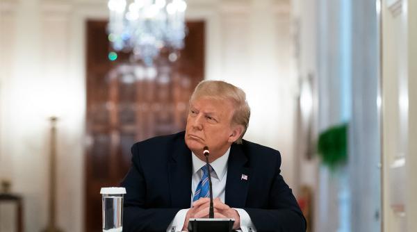 trump pe facebook contra tiktok