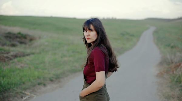 visage s d europe felicia simion reinterpreteaza arhaicul in fotografii expuse in inima parisului