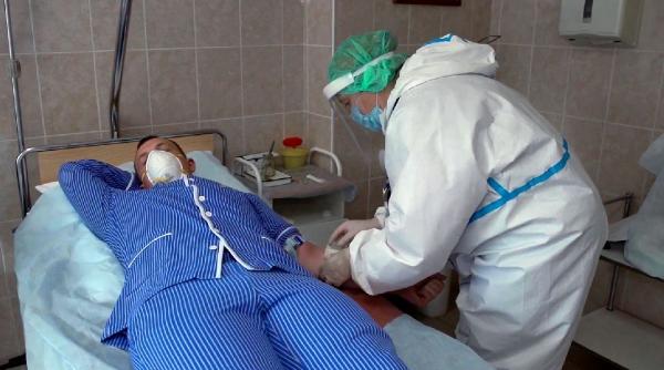 avertisment oficial media de varsta a noilor infectati a scazut la 43 de ani