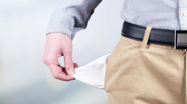 pandemia a marit povara datoriilor bancare in jumatate de tara