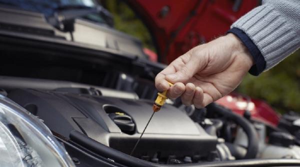 defectele care lasa urme sub automobil