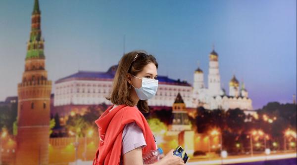 rusia a redeschis cinematografele zborurile internationale au fost reluate