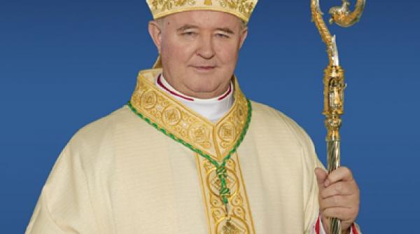 ips aurel perca primeste de la papa francisc insemnul de mitropolit