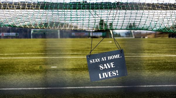 petrecaretii pandemiei taiati de la apa si curent